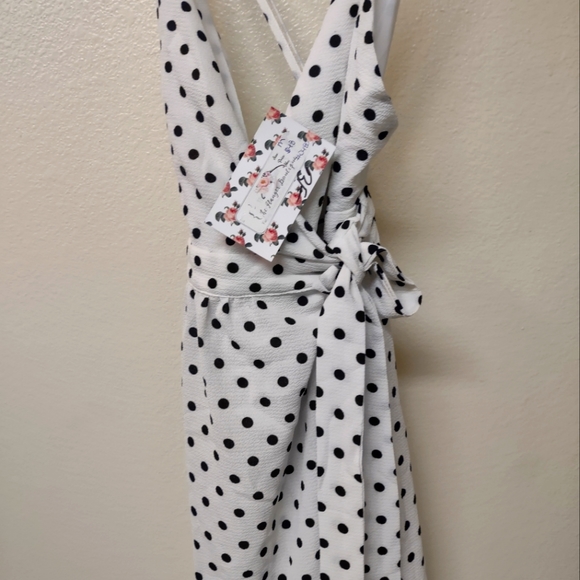 Do the polka dress - Picture 3 of 4